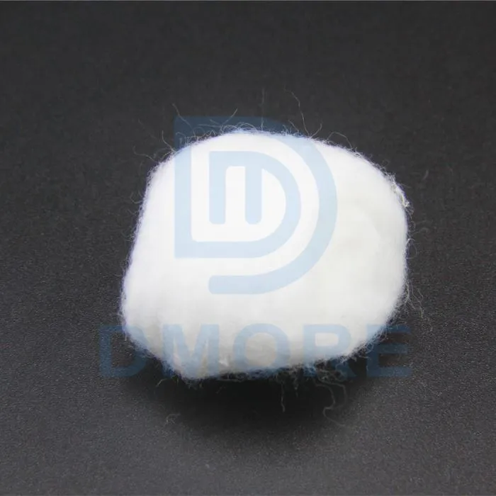 Absorberende bomuldskugle